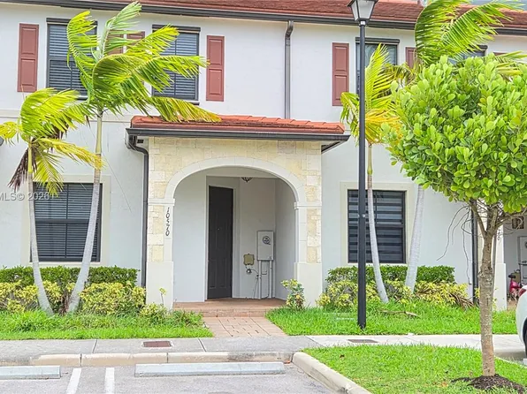10570 W 33rd Ln, Hialeah, FL 33018