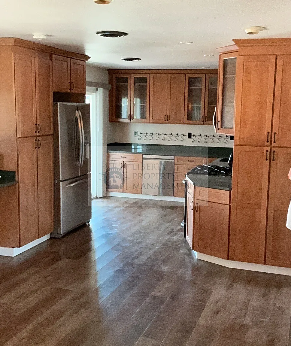 3 bed, 1449 sqft, $2,795 — Photo 4