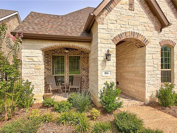 2nd image of 816 Harmony Ln