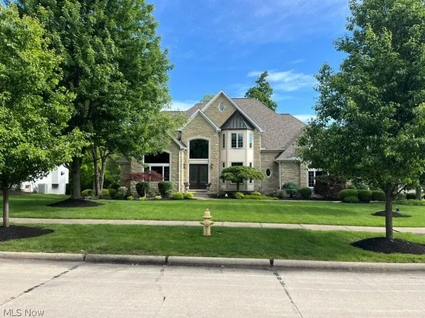 5360 Riverview Dr, North Royalton, OH 44133