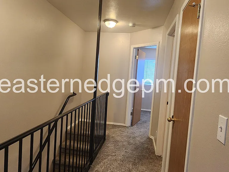 625 SW 19th St #6 — Photo 9