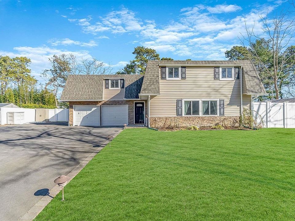 1st image of 39 Crooked Pine Drive