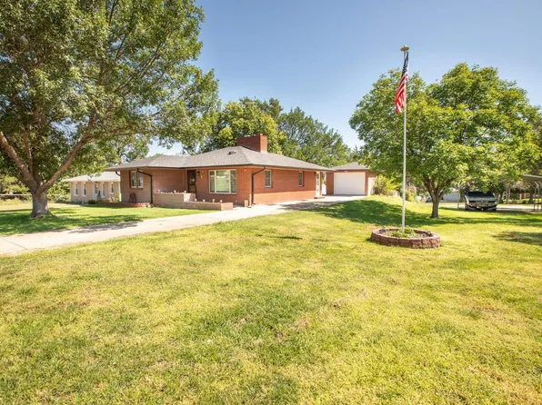 1805 W 3rd St, McCook, NE 69001