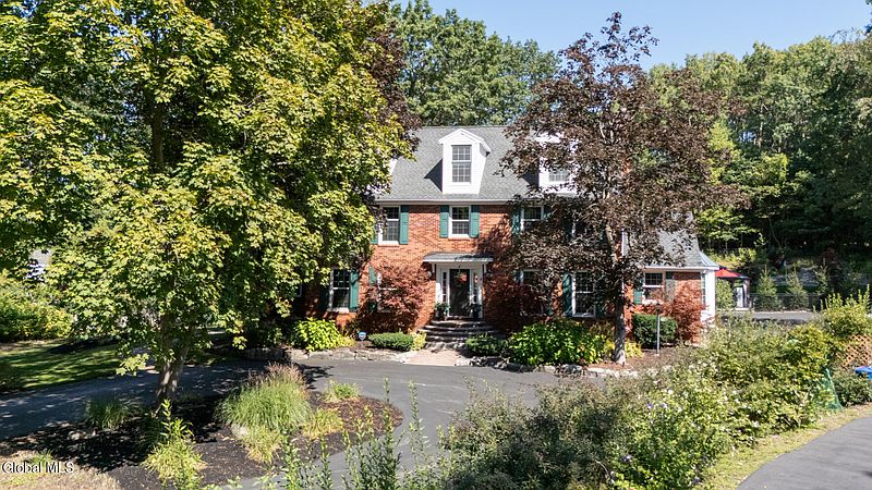 3rd image of 3275 E Lydius Street