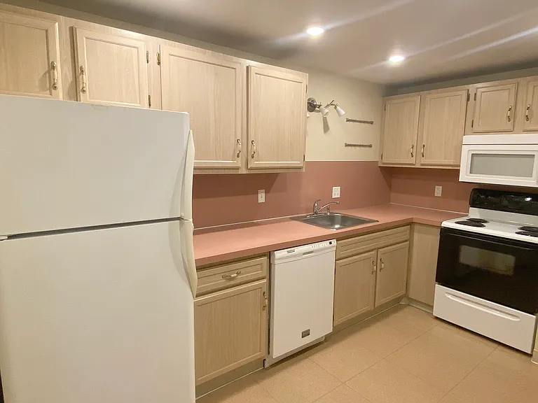 575 Broad St #307 — Photo 9