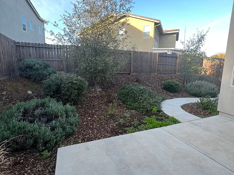 1512 Peony Ln — Photo 30
