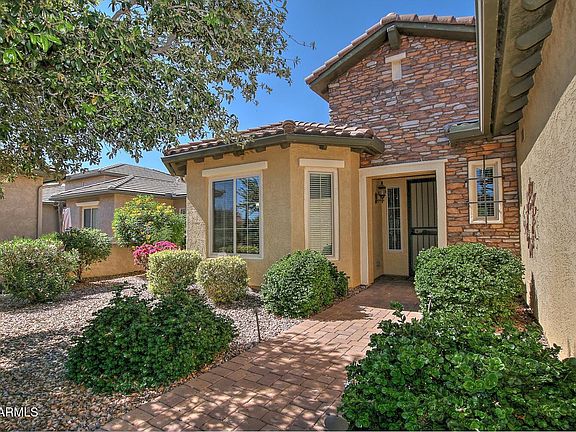 3rd image of 3826 N MONUMENT Drive
