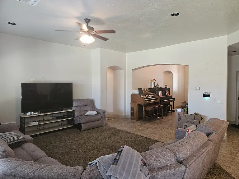 2909 E 3190 S — Photo 9