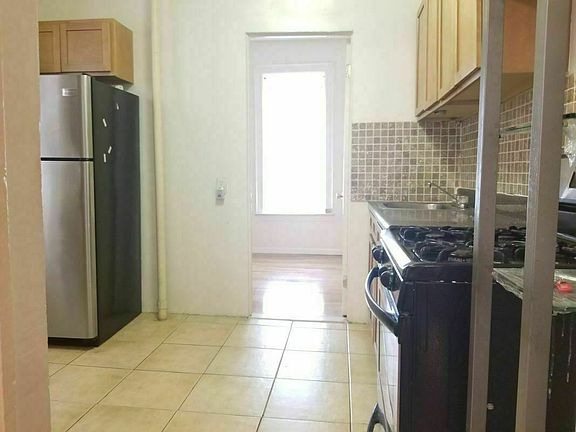 5th image of 92 Woodruff Ave APT 2B