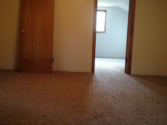 4th image of 560 Eden Ln