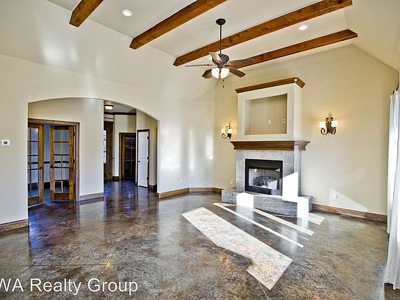 5th image of 1504 NE Greenbrier Ct