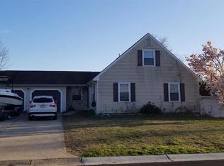 206 Peach Rd, Edgewater Park, NJ 08010