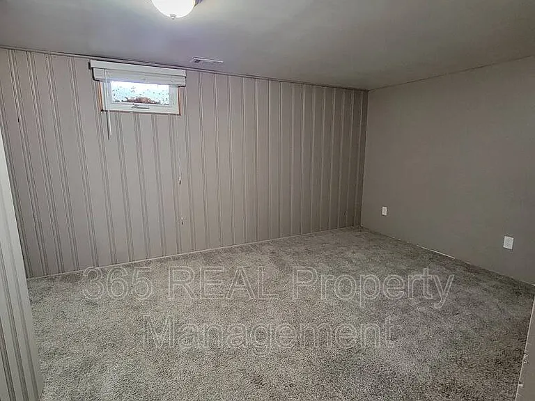 2432 16th Ave — Photo 16