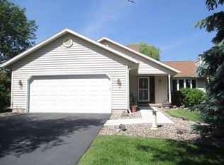 750 Hanley Dr, Sun Prairie, WI 53590
