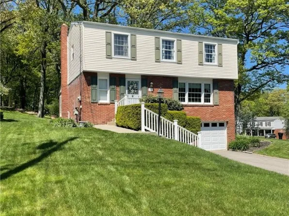 218 Wessex Hills Dr, Coraopolis, PA 15108