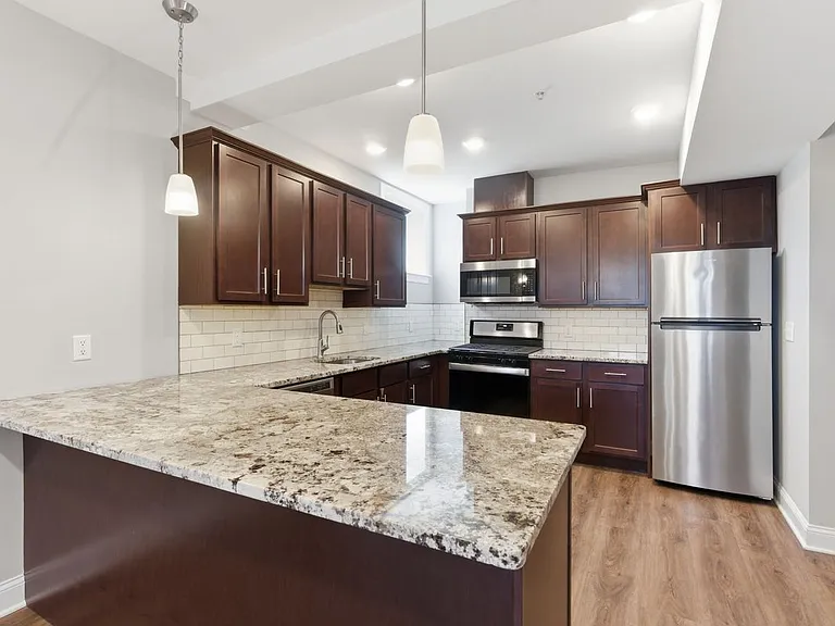 18 N Union Ave #5 — Photo 5