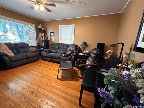 3rd image of 334 6th AVENUE SE