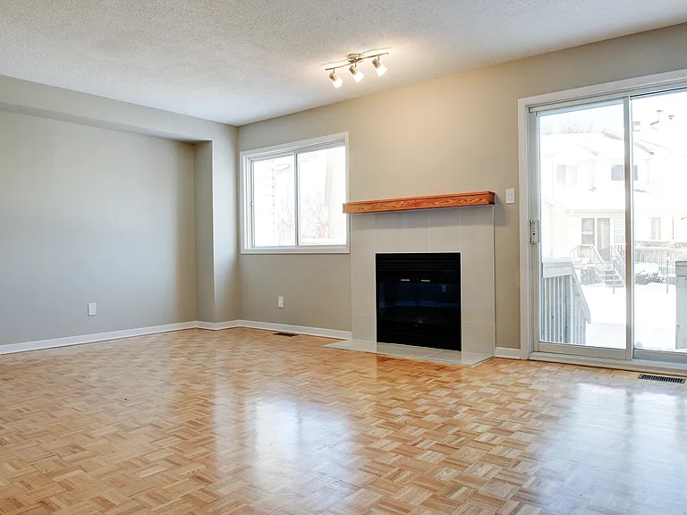 2 Tamara Way — Photo 13