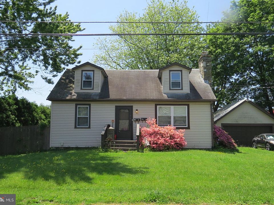 2nd image of 611 Somers Ave