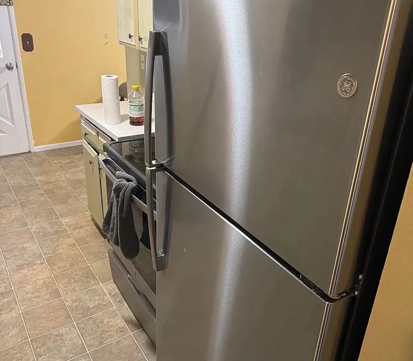 4 bed, 1296 sqft, $2,400 — Photo 4