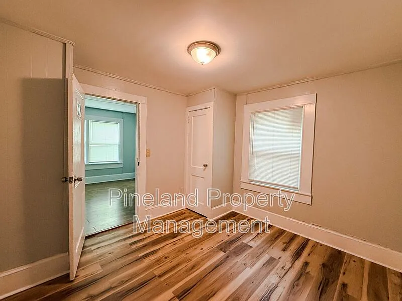 2 bed, 1.0 bath, $950 — Photo 2