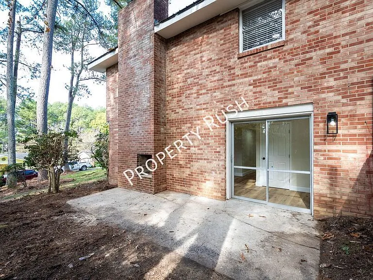 20 Linda Ln — Photo 33