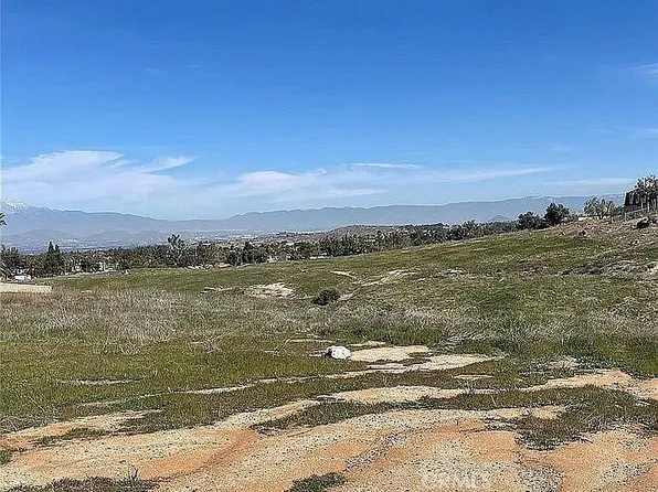 17900 Nandina Ave, Riverside, CA 92504