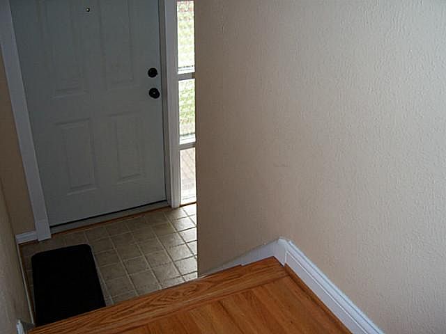 2nd image of 2527 Bayview Ct