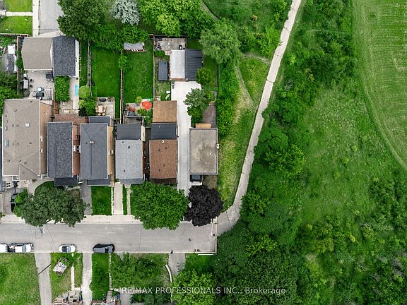 3rd image of 19 Arnold Ave