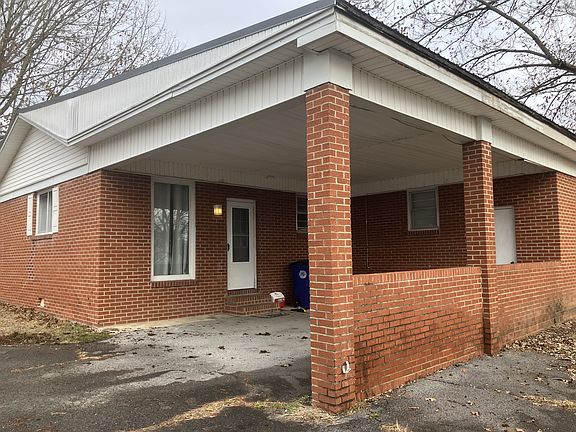 2nd image of 115 Horseshoe Dr