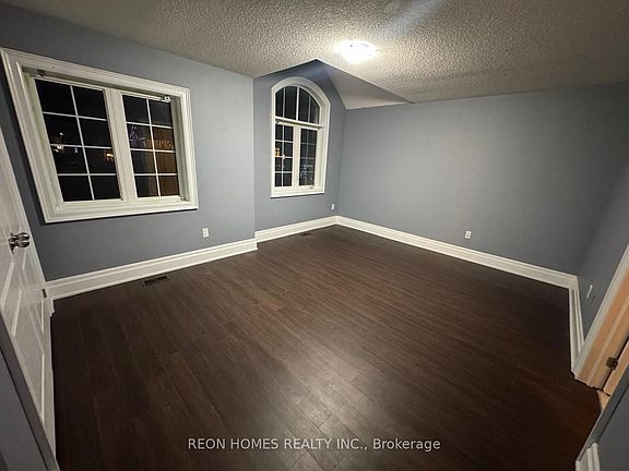 5th image of 98 Decarolis Cres