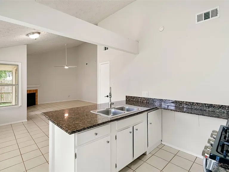 11111 Drakeland Dr — Photo 10