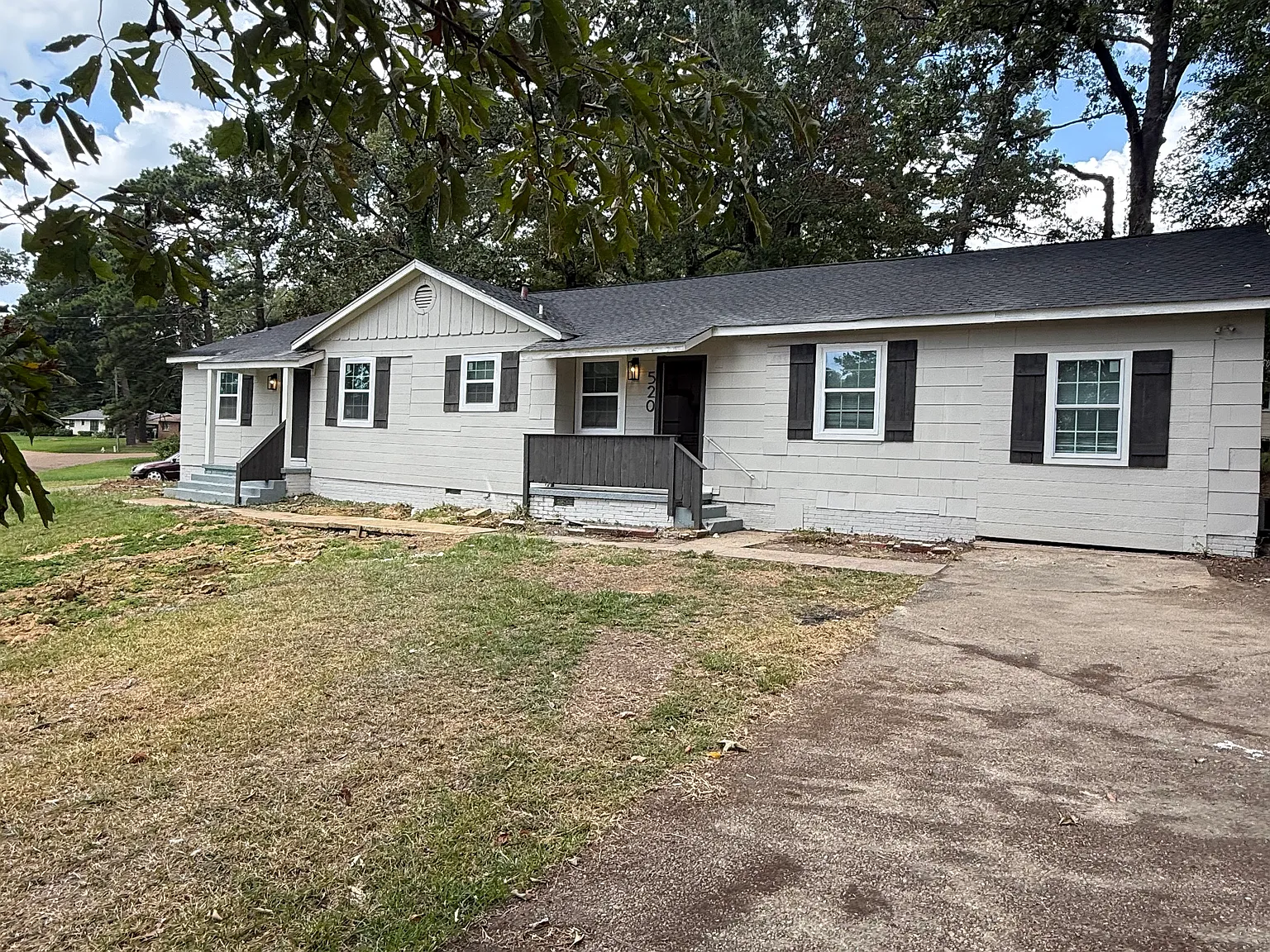 5 bed, 2408 sqft, $2,000 — Photo 2