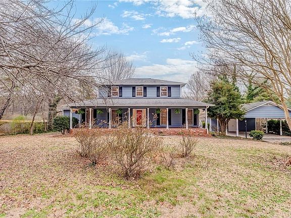 2nd image of 412 Pheasant Run SE