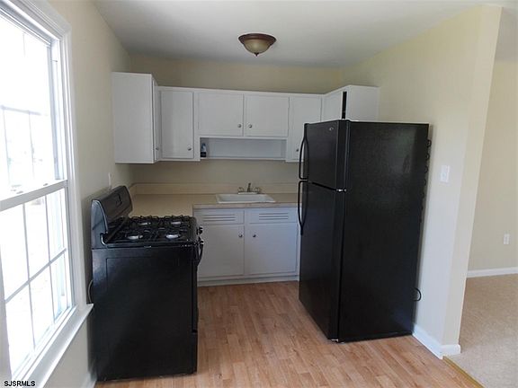 4th image of 122 Victoria Ln