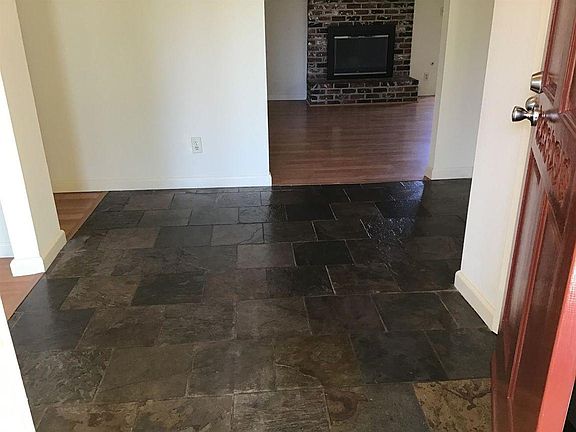 2nd image of 3241 Estate Dr