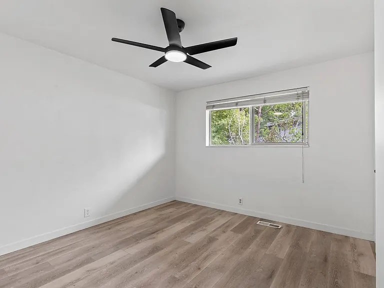 2614 S Green St — Photo 19