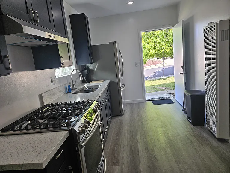 105 Huntington Pl #A — Photo 5
