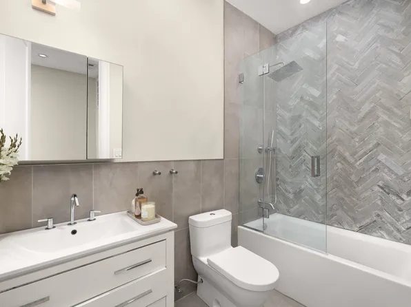 139 Rochester Avenue image 9 of 16