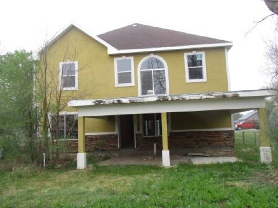 2nd image of 707 N Main St