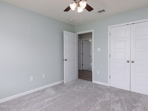 4th image of 329 Twin Lakes Blvd
