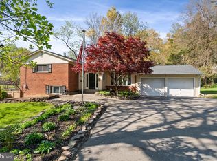 6822 Valley Brook Dr, Falls Church, VA 22042