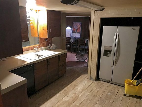 4th image of 513 E Park St