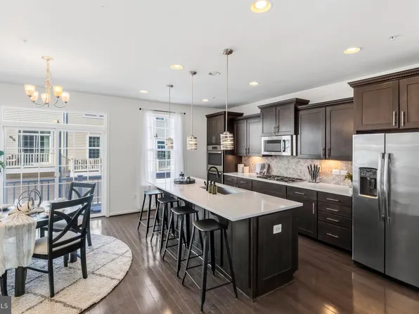 7205 Barry Ln, Elkridge, MD 21075