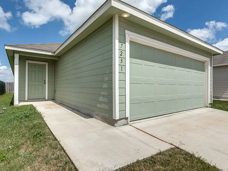 7231 Duck Pond — Photo 3