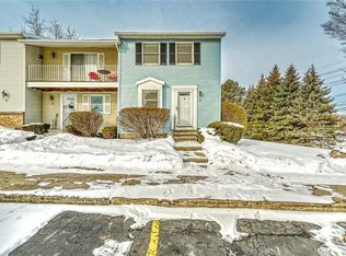 1 Southfield Dr, Webster, NY 14580