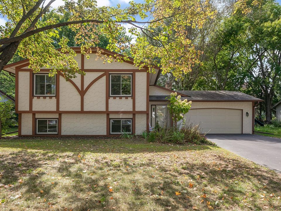 1st image of 686 Maple Pond Ct