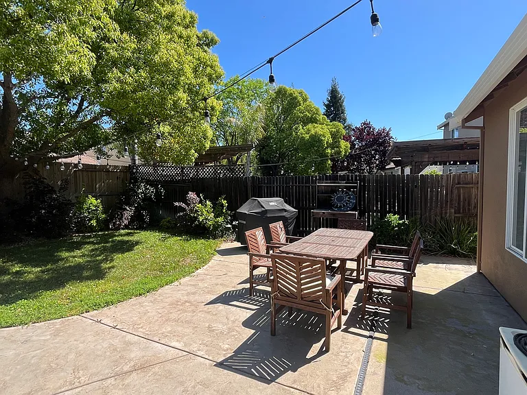 1517 Woodhaven Cir — Photo 23