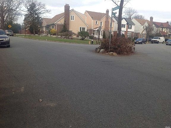 3rd image of 8606 Santiago St