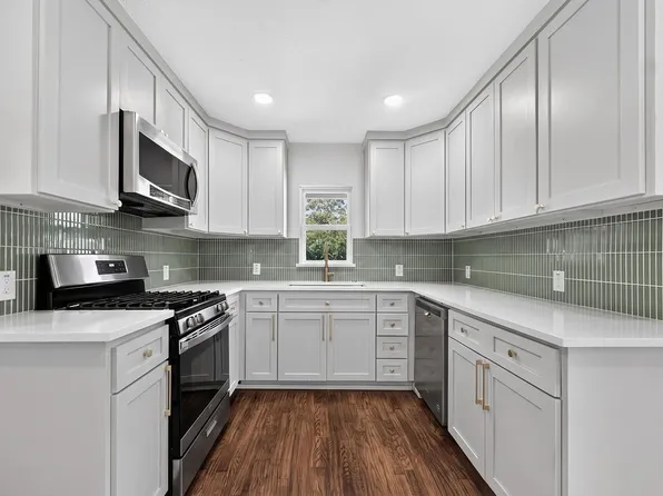 409 S Barnett Ave, Dallas, TX 75211